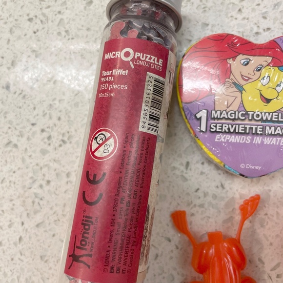 Bundle of Kids Toys - Puzzle, Fidgets, Jelly Hands, Bouncey Balls, Mermaid Towel - Picture 4 of 6